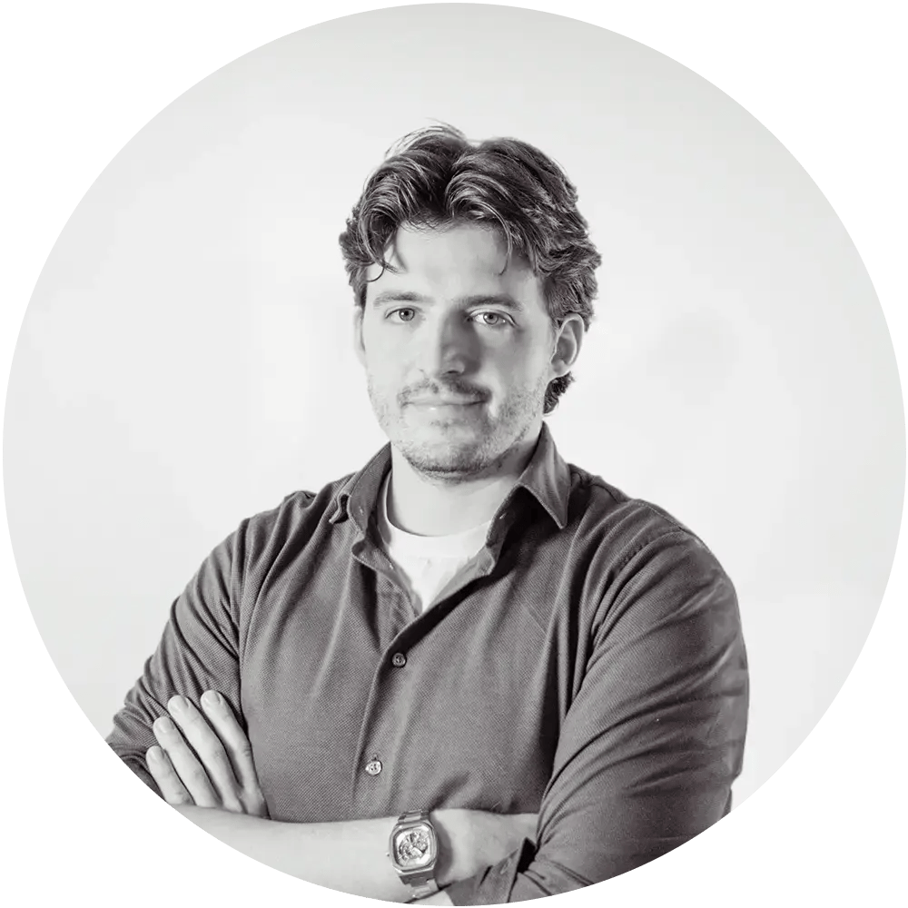 István Bán Headshot